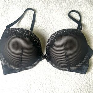 Victoria's Secret Black Striped Lace Bra